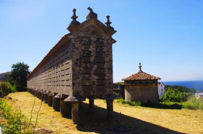 Hórreo y palomar de Carnota