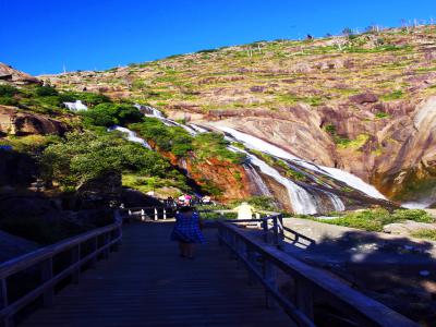 Pasarelas hacia las cascada do Ézaro