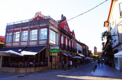 Calle y residencia de Valle Inclán en Combados