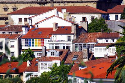 Viviendas en Santiago de Compostela desde el parque de la Alameda