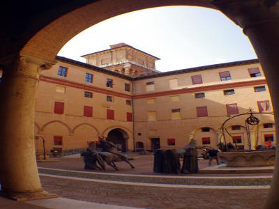 Patio del Honor en Castillo Estense