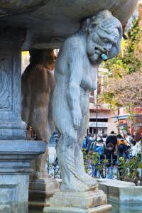 Detalle de un Gigantón, en la plaza Bib-Rambla