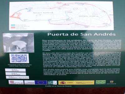 Cartel informativo de la Puerta de San Andrés