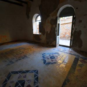 Interior de edificio en la Batería de los Castillitos