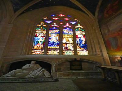 Detalle de vidriera en Catedral de Saint Corentin de Quimper