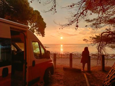 Panorámica desde el parking frente al Mediterráneo