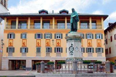 Estatua a Tiziano en la Piazza di Tiziano
