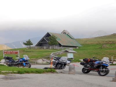 Motos en el Passo Giau