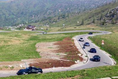 Porches ascendiendo al Passo Giau