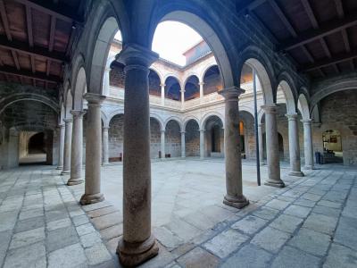 Claustro del Monasterio de Santo Estevo de Ribas de Sil 