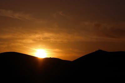 Amanecer en el desierto de Erg Chebbi 