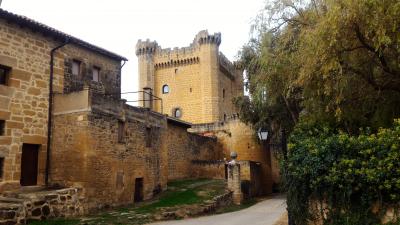 Calle próxima al castillo