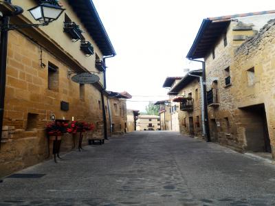 Calle típica empedrada