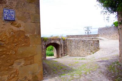 Muralla y Puerta de Coria 